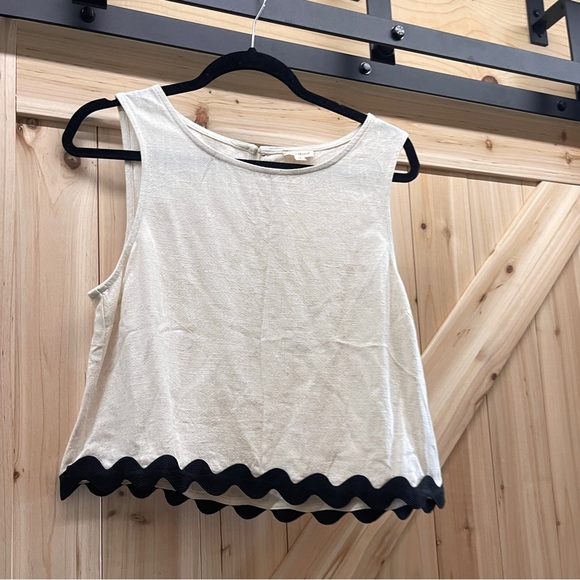 Hem & Thread Top - Picture 3 of 3